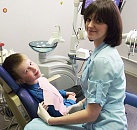 Лечение зубов детям москва